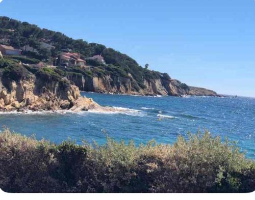 La Celle-sous-Gouzon Apartment | Appartement jardin près de la plage