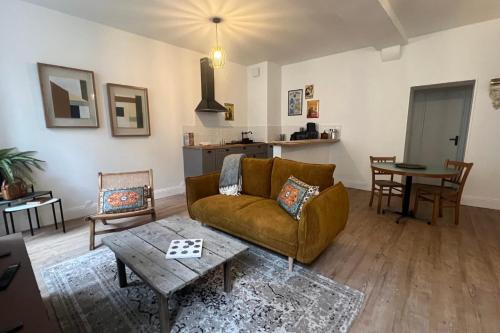 Mortagne-au-Perche Apartment | Appartement La Caresse de l’Amarante