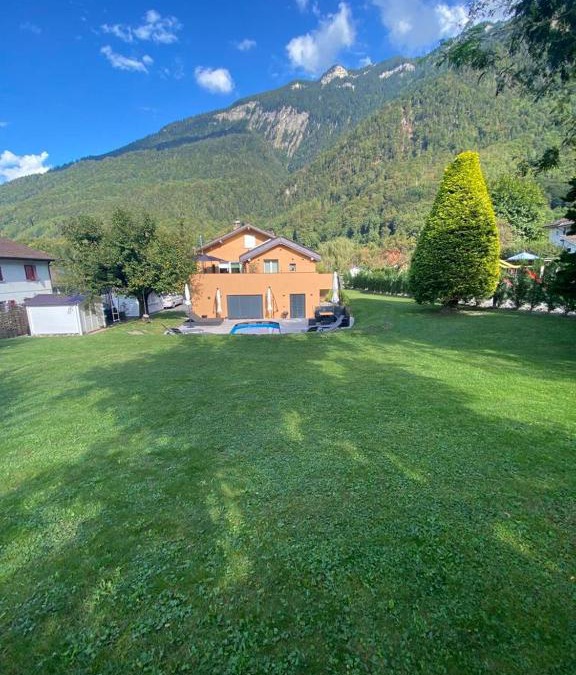 Les Posses-sur-Bex Apartment | Appartement moderne avec terrasse et piscine à Châtel sur Bex