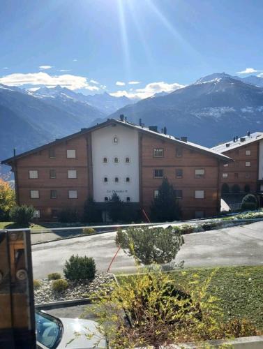 Randogne Apartment | Appartement Nour