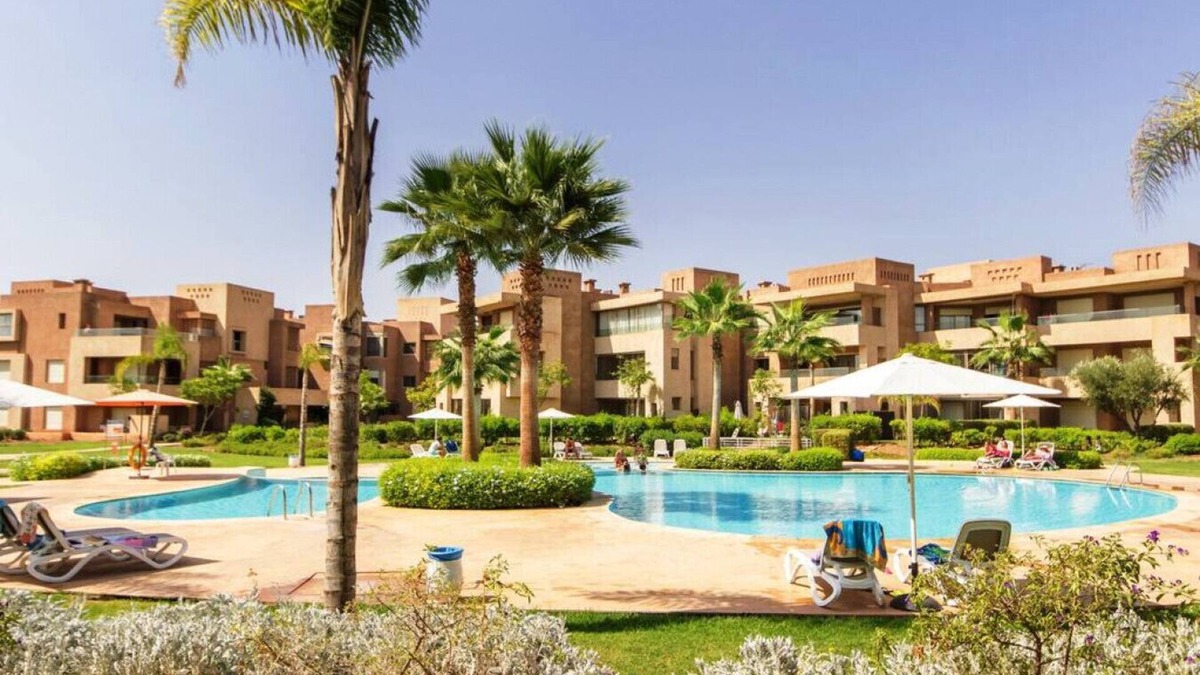 Menara Apartment | Appartement Pied Dans L'eau - Jardin Privée