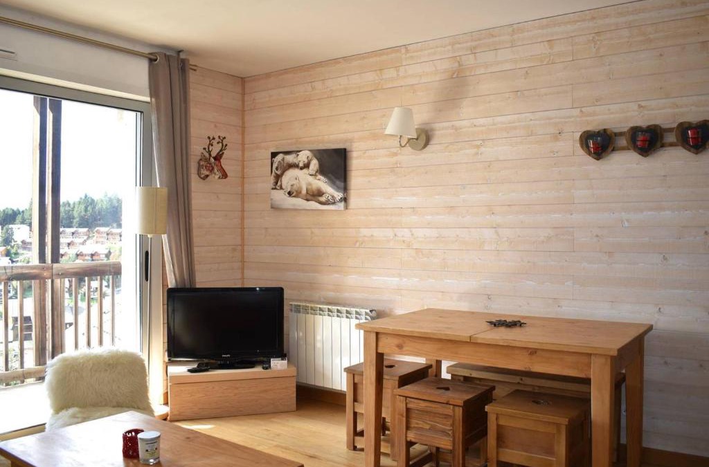 Pyrenees 2000 Apartment | Appartement rénové 2 pièces cabine proche pistes avec balcon exposé sud - FR-1-592-55