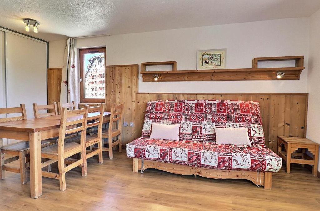 La Perriere Apartment | Appartement skis aux pieds à La Tania - 6 pers, 2 pièces cabine, balcon, proche commerces, navette - FR-1-182A-11