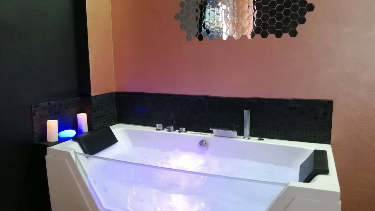 Troyes Apartment | Appartement Spa & Sauna Privatif - Troyes Centre