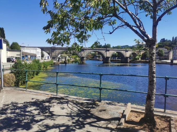 Chateaulin Apartment | Appartement T3 vue sur rivière, 2 chambres 65M2