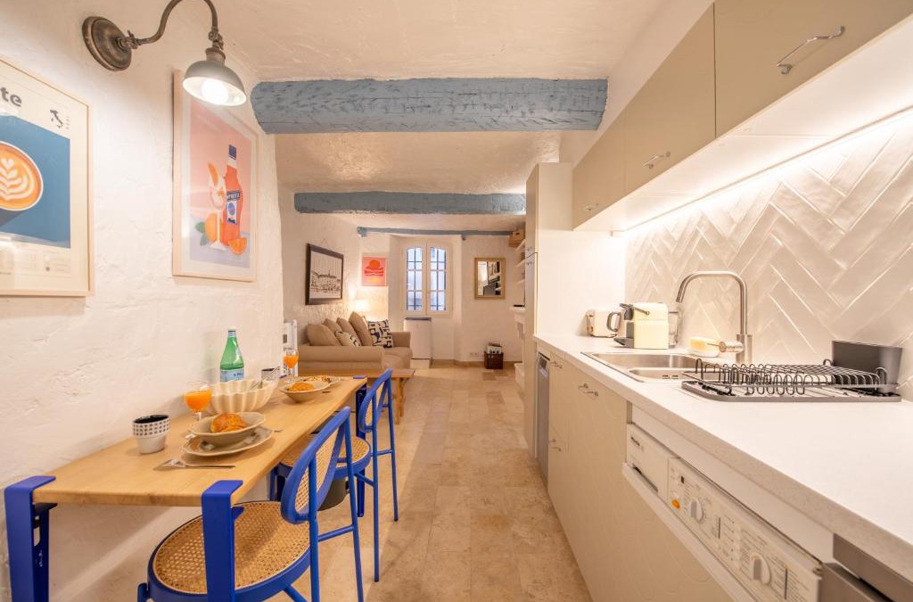 Old Town Apartment | Appartement vieux village - La Ponche