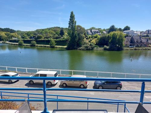 Pleneuf-Val-Andre Apartment | Appartement vue étang et port de Dahouët