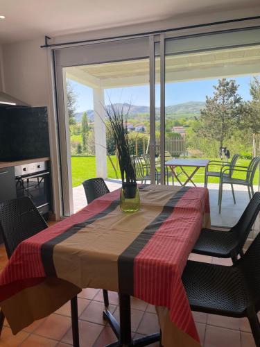 Espelette Apartment | Appartement vue montagne, Espelette