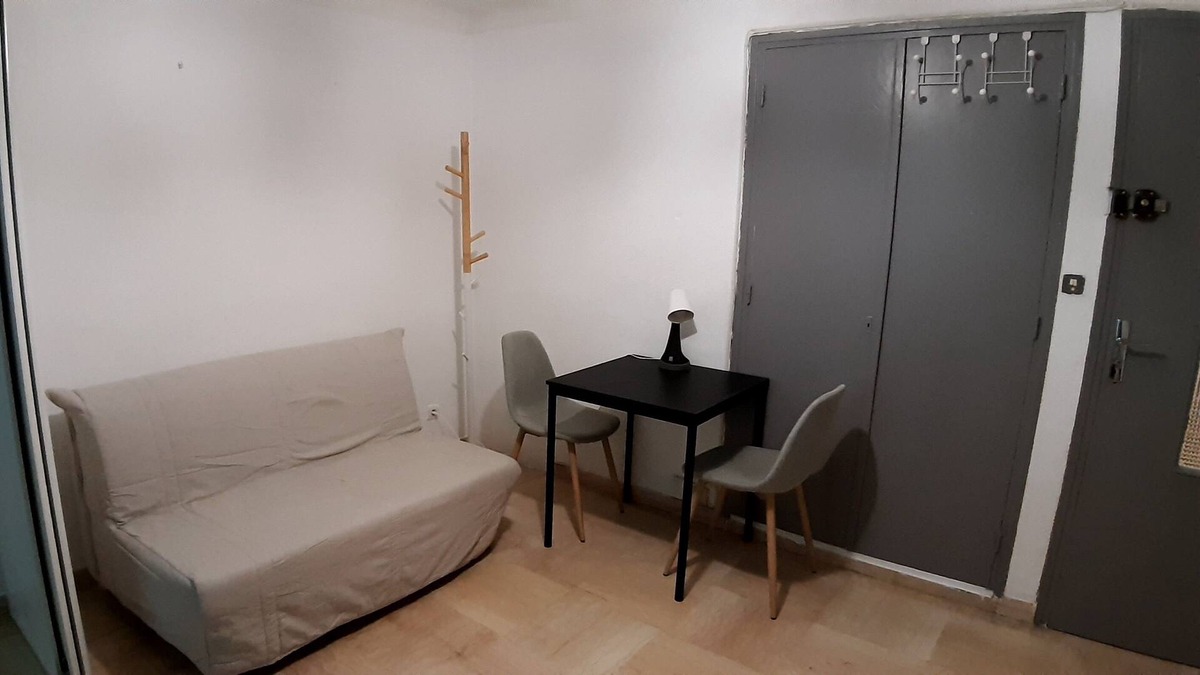Residence Las Rebes Batiment Apartment | Appartment for travelling couples or new international students