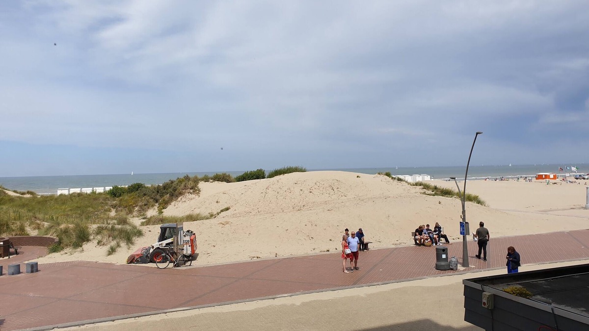 Oostduinkerke-Bad Apartment | Appartment with seaside view and 2 parking spaces