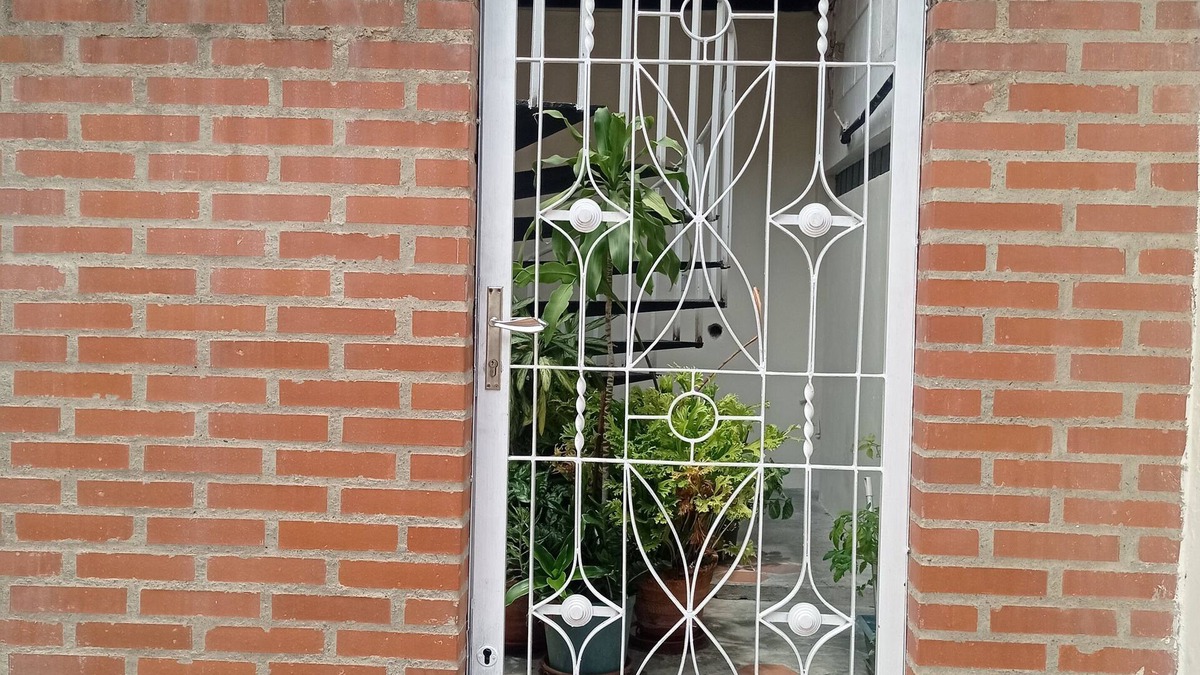 Chacao House | APPENDIX 159: 🌿 Intimate refuge in Caracas: calm, design and hospitality with soul.