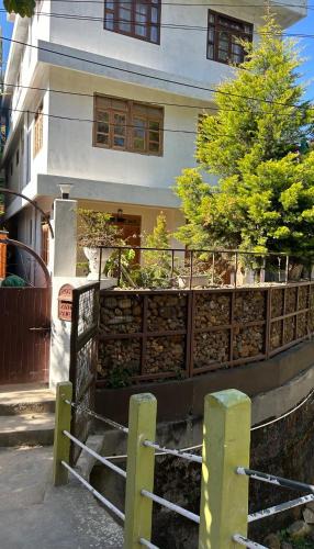 Shillong House | Apple Cherry Pine Green Homestay