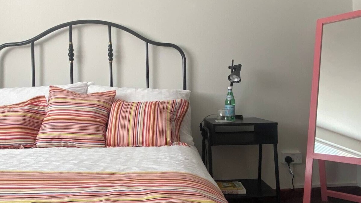 Frome Cottage | Apple Cottage - Central Frome - Family Friendly
