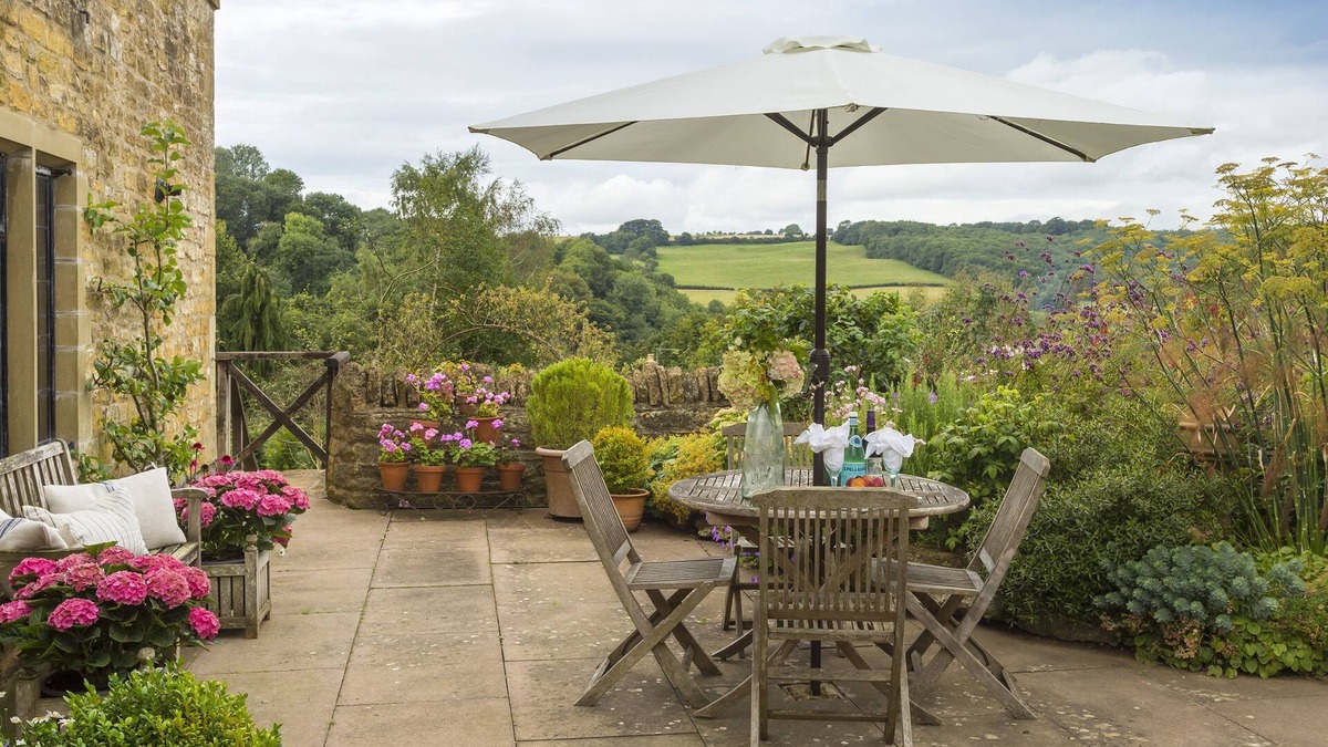 Snowshill Village Cottage | Apple Cottage is a two bedroom charming cottage, based in picturesque Snowhill