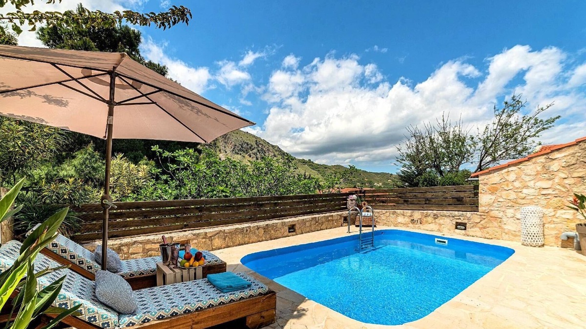 Kournas House | Apple Green Villa Private Pool