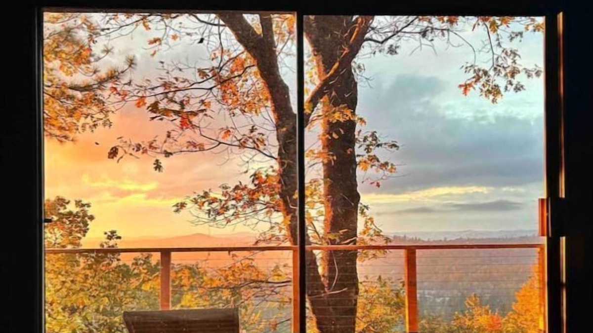 Placerville House | Apple Hill’s Mountain House Retreat
