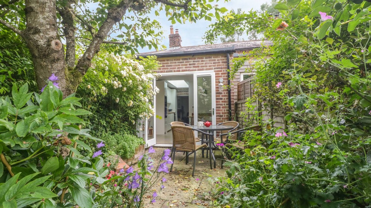 Shillingstone Cottage | Apple Tree Cottage