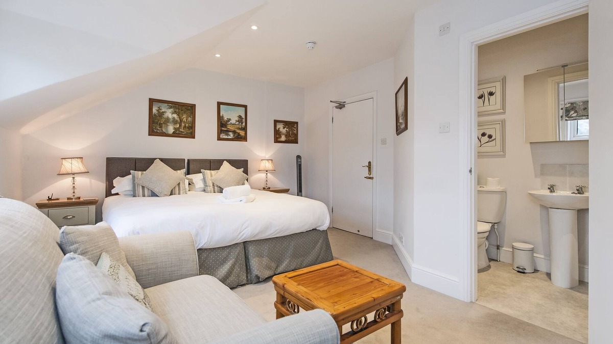 Bath Bed & Breakfast | Apple Tree Guest House