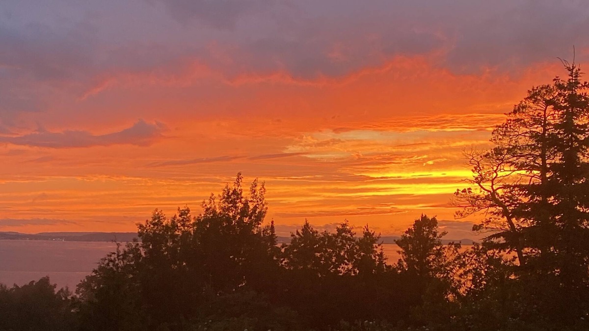 Mackinac Island Condo | Applewood 102 Beautiful Sunset Views Studio Condo with Full Kitchen!