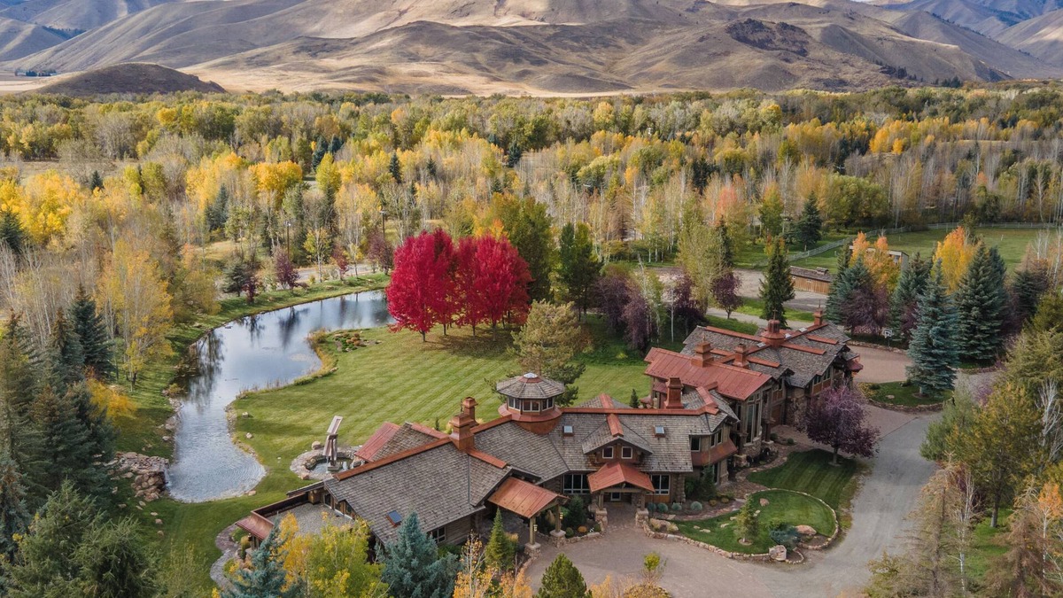 Hailey House | Après Lodge - The Ultimate Gathering Place for Family & Friends