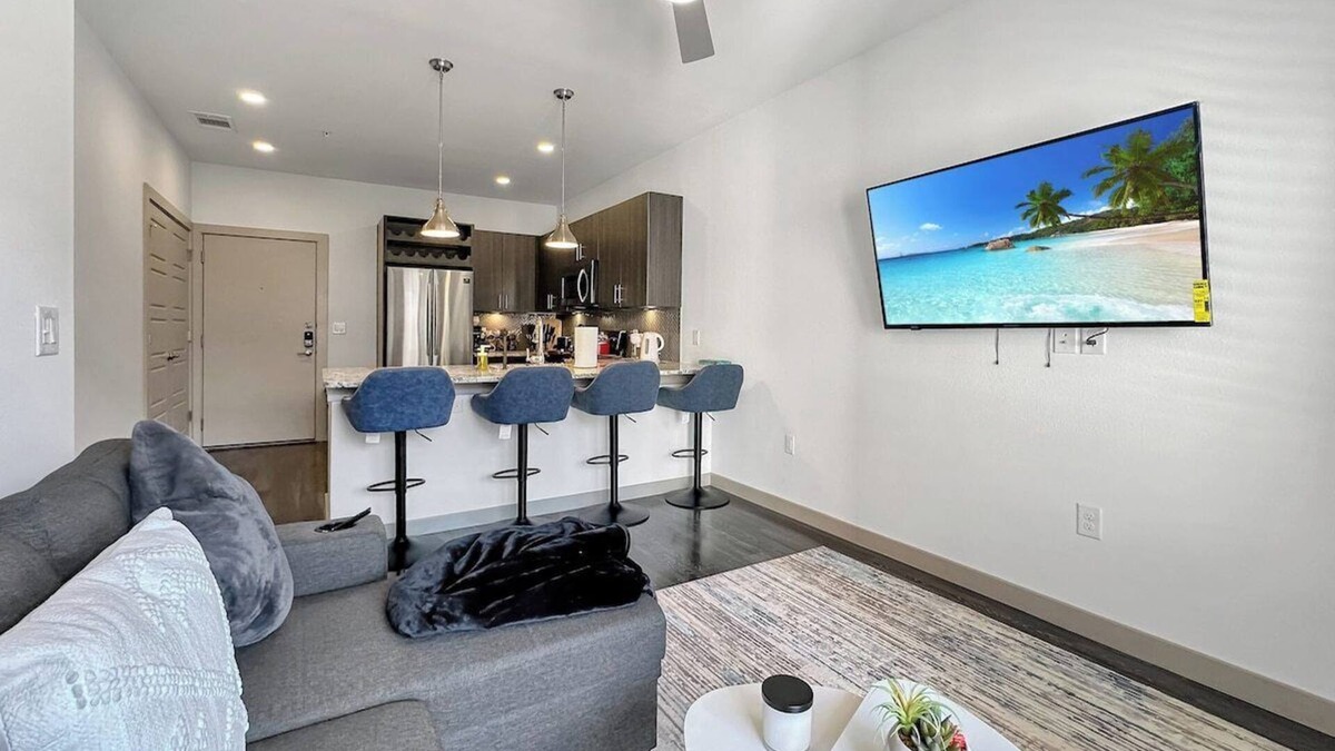 McKinney Apartment | Apt 355 · Luxury Queen unit/Pool | Free Parking |Hwy121| TPC