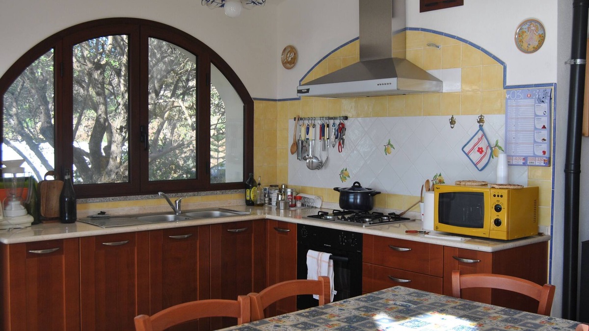 Sas Linnas Siccas Apartment | Apt 4/6 Pax With Sea View