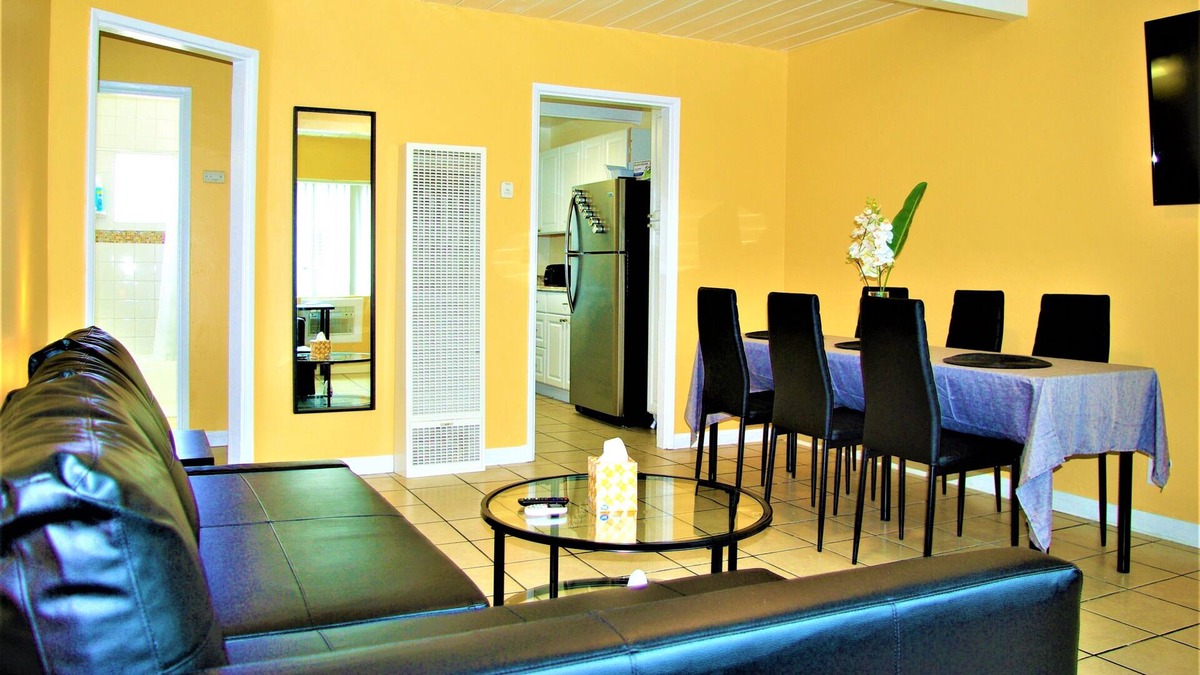 Logan Heights Apartment | Apt #7, 2 bedroom / 1 bathroom, 8 min to Downtown!