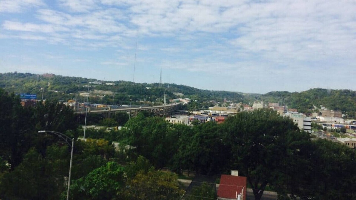 Clifton Heights Apartment | Apt #7 · Clean and Fabulous View Loft in OTR /UC