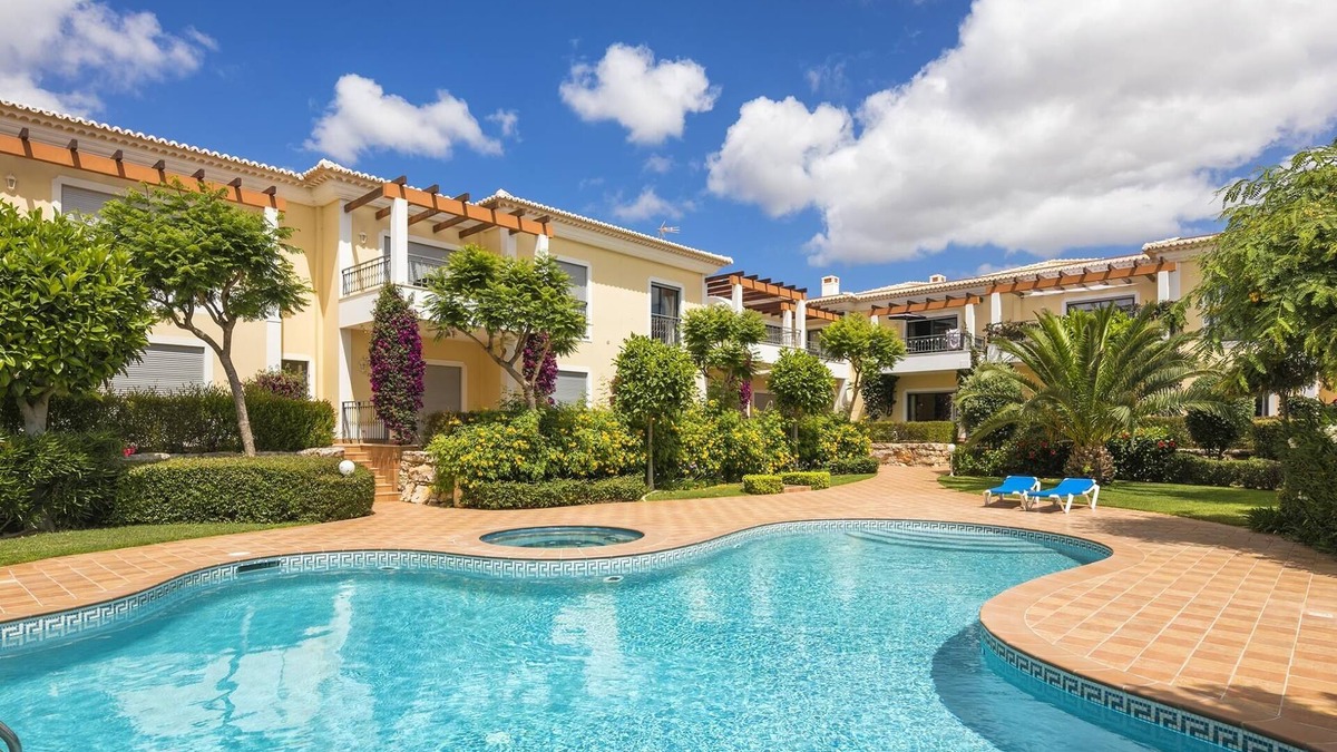 Porto de Mos Apartment | Apt. Del Rey, with pool, private garden & near the beach