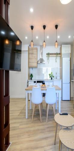 Old Town of Avila Apartment | APT-Inside the Wall-Family,Games,Relax,History