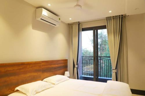 Lajpat Nagar Apartment | Apt# ONE-FOUR-TWO - with Lift - High Speed Wifi - Smart TV