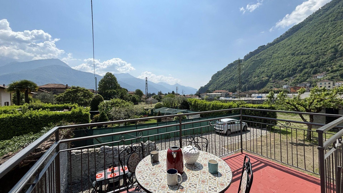 Dongo Apartment | Apt Rigoletto, garden, air conditioning - Larihome A69