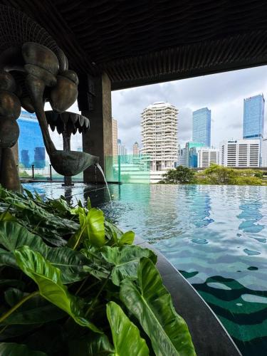 Jakarta Apartment | Apt Sudirman Suite 3BR With Infinity Pool & Netflix by Damaresa