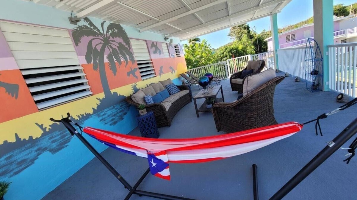 Coto Apartment | Apt w/Pool Deck & Games, 5 mins From The Beach- CU
