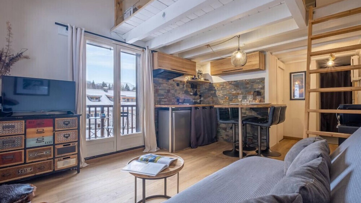 Les Bossons Apartment | Apt with nice view near the center of Chamonix