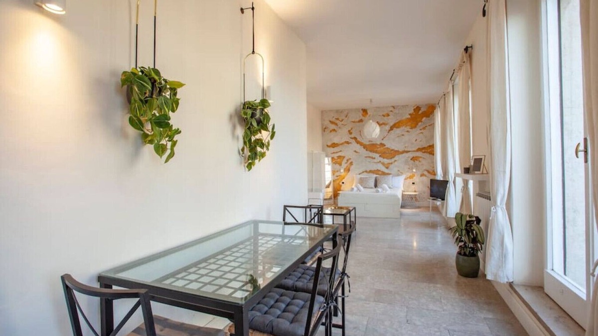 Rione VII Regola Apartment | APT10A - Suite & Terrace
