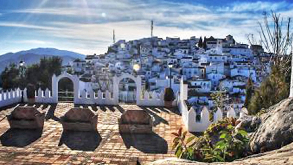 Comares Apartment | Aptment, free wifi, in Comares, voted Magical Village of Spain! Stunning Views!
