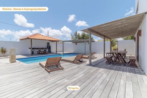 Fortim Villa | Apto 100m da praia no Pontal de Maceió por Tactu