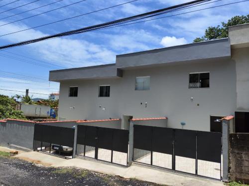 Praia da Enseada Apartment | Apto novo 400m da praia Enseada