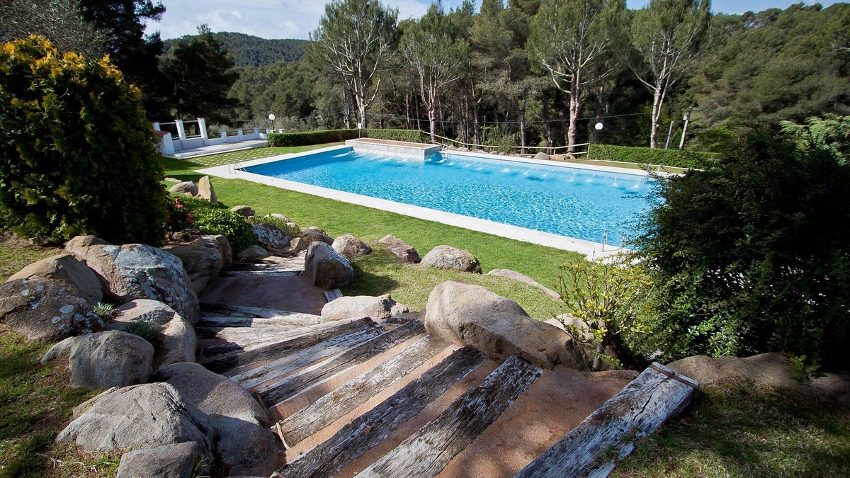 Tamariu Apartment | Apto Residencial en Tamariu with Mountain View, Pool, Wi-Fi & Garden