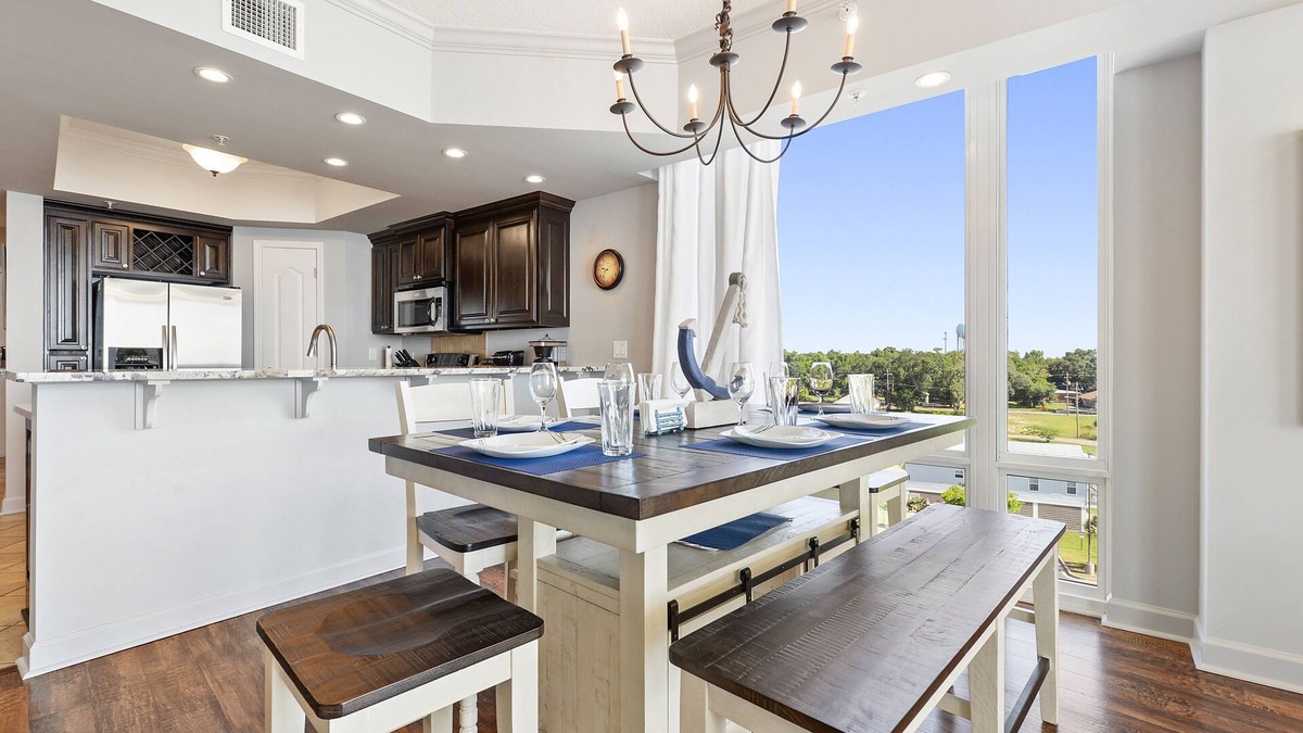 Gulfport Condo | "Aqua Blue" Condo on the beach is waiting on you withnbreathtaking balcony views