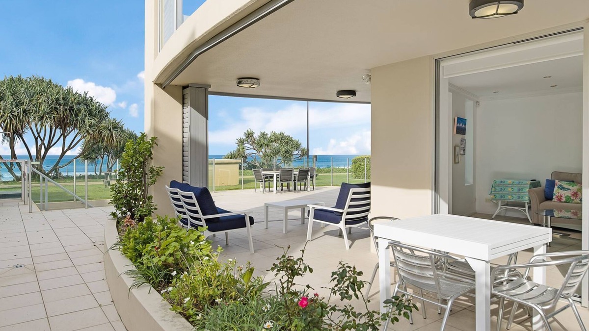 Tugun Apartment | Aqua Solai 2 - Absolute Beachfront Tugun - Min. 3 night stays!