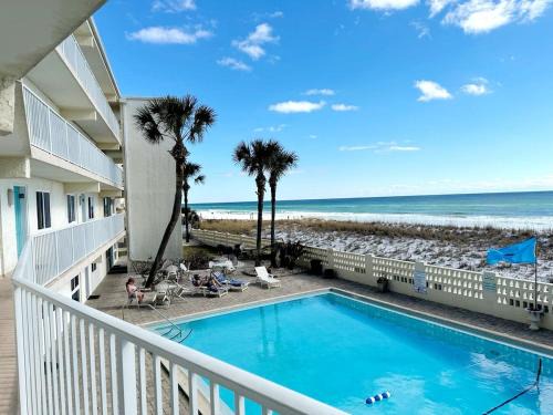 Fort Walton Beach Apartment | Aqua Villa Condo 204 Beachfront