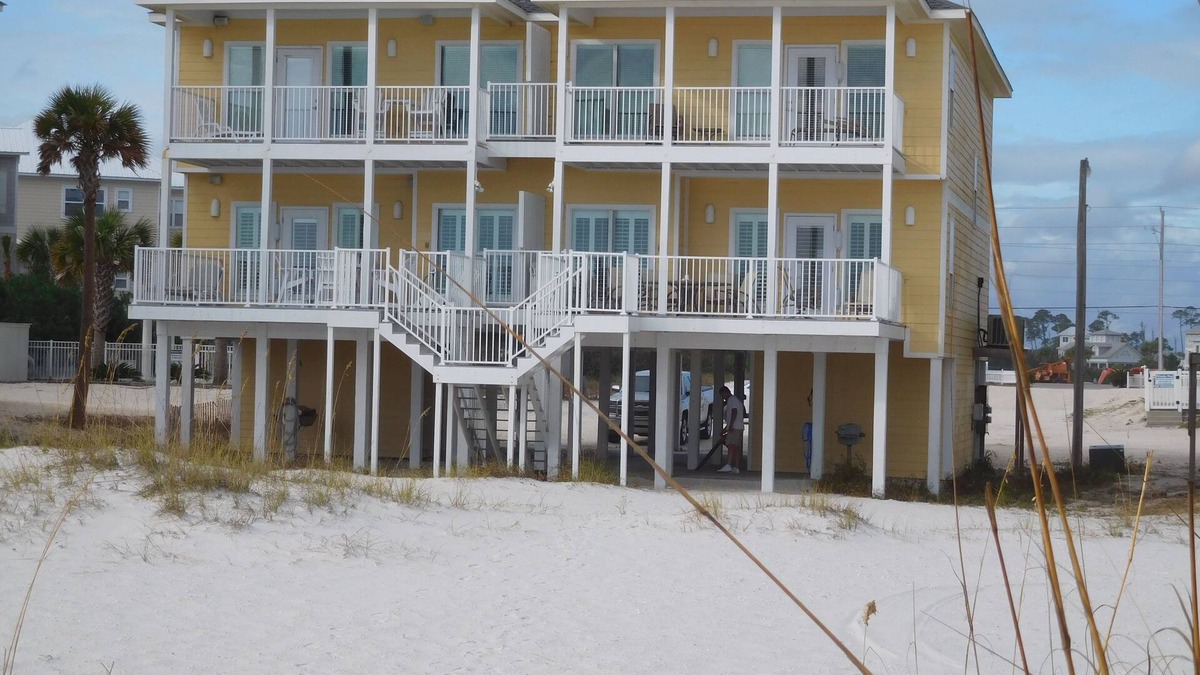 Ono Island House | AQUA VISTA large 4 bedroom Beachfront home with POOL: Great Fall Deals! !