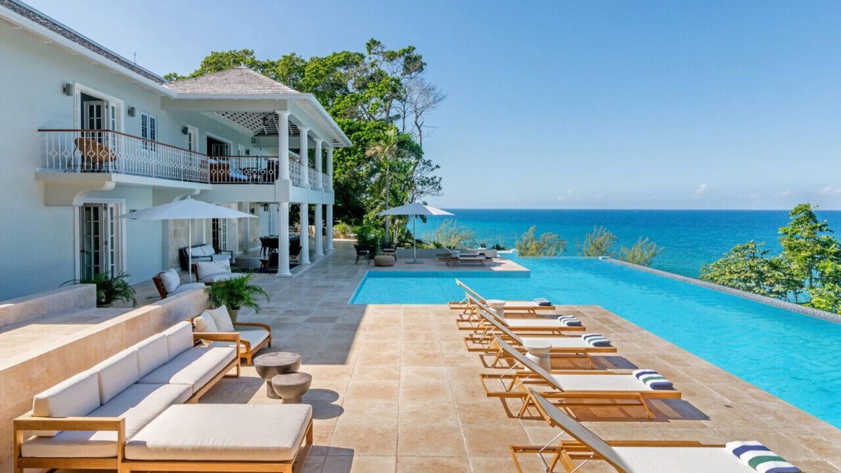Thompson Town Villa | Aquamarina Villa, Tower Isle