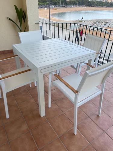 Sant Feliu de Guixols Apartment | Aquamarine Sant Feliu en la playa con patio