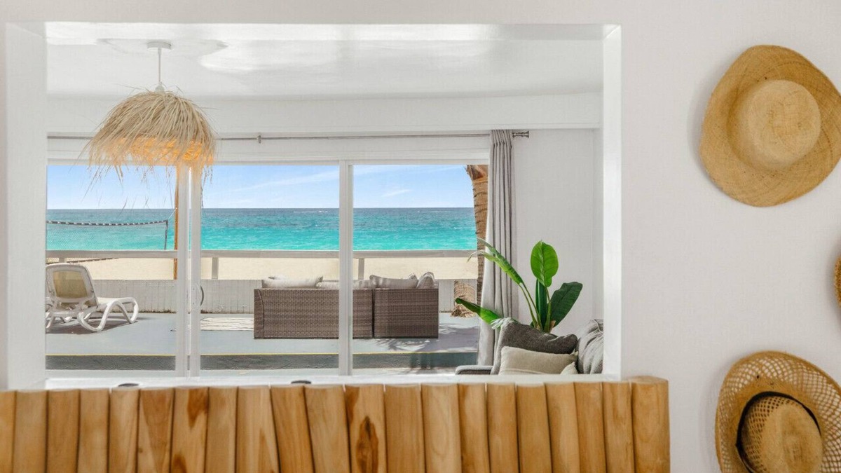 Beacon Hill Apartment | Aquamarine Room · CocoVaa Boutique Hotel - Aquamarine Suite