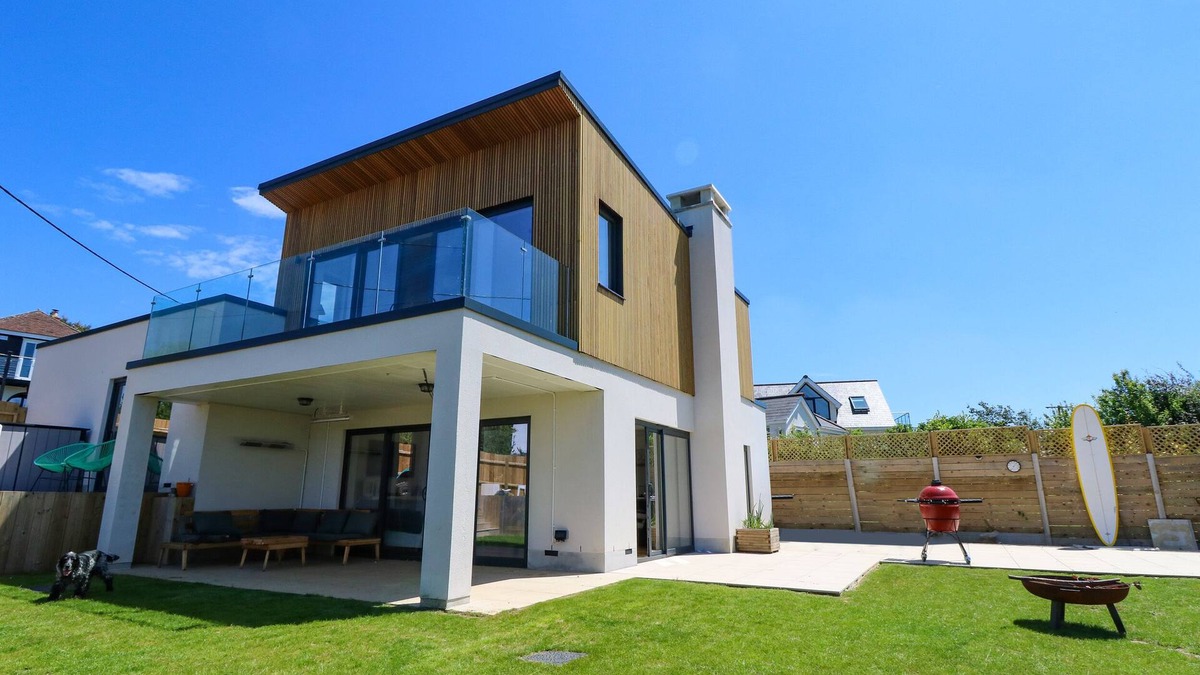 Cowes Cottage | AQUANAUT, pet friendly, luxury holiday cottage in Gurnard