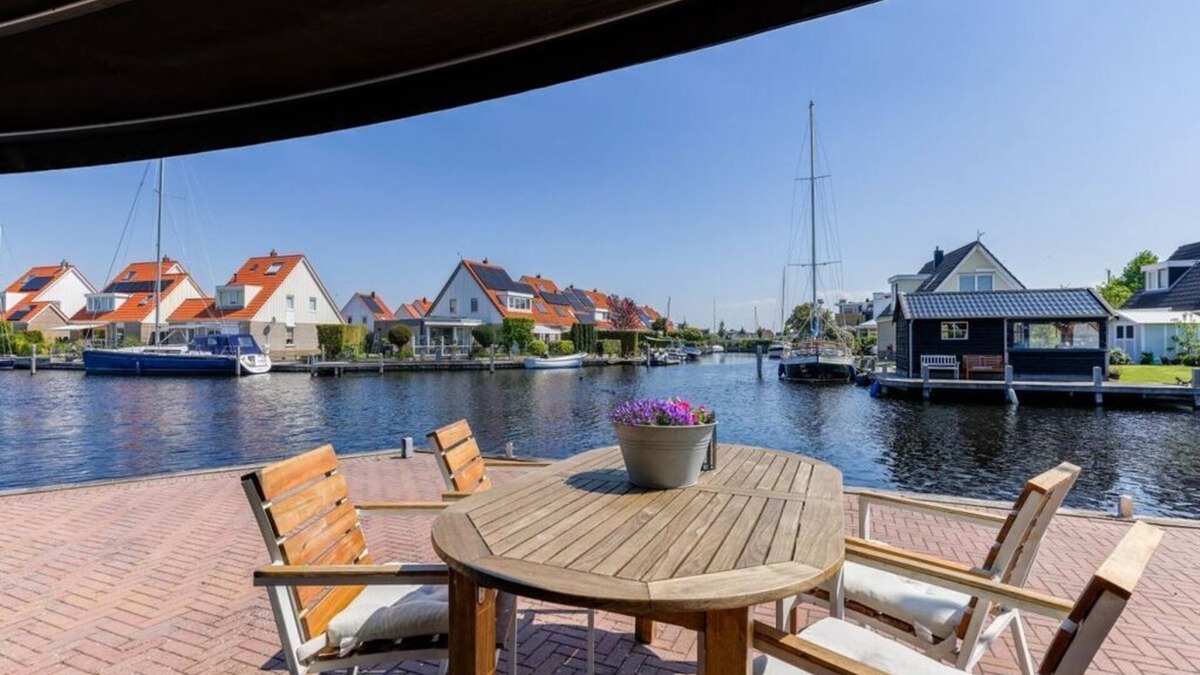 Lemmer House | Aquaronde 110 Comfortable holiday residence