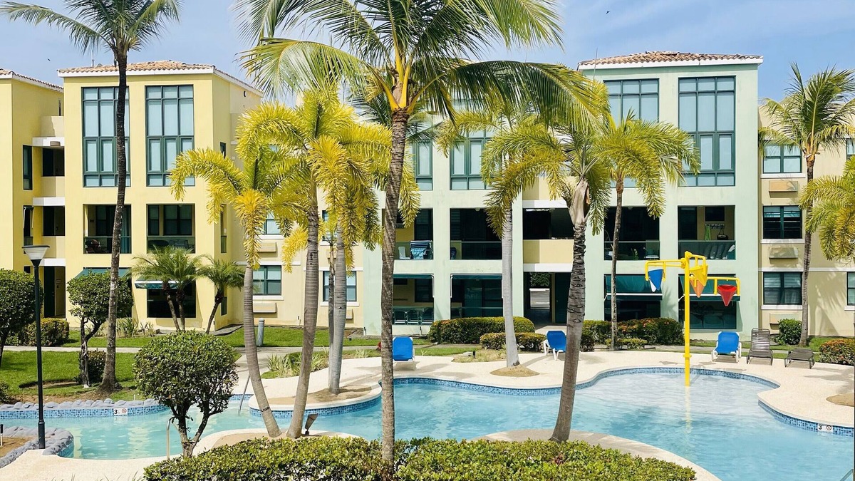Mediania Alta Apartment | Aquatika Luxury Penthouse with Beach Access, Rooftop & Pool Table